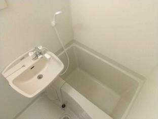 コンパクトで使いやすいお風呂です