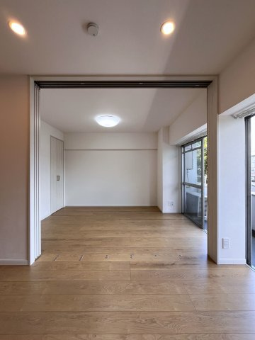 マンションニュー目黒の洋室