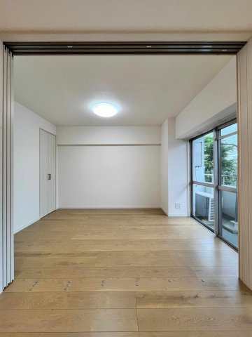 マンションニュー目黒の洋室