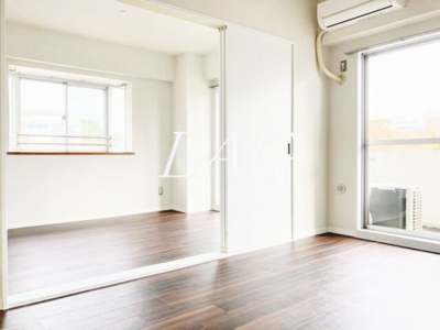 【居間・リビング】 | エムエスビル | 洋室のお部屋です。