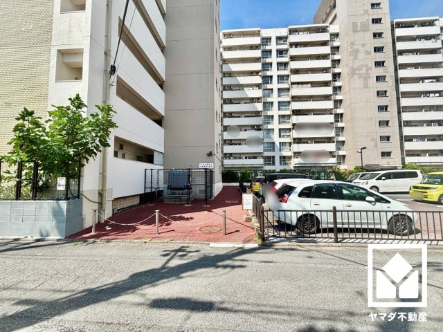 九条住宅Ｃ棟の駐車場