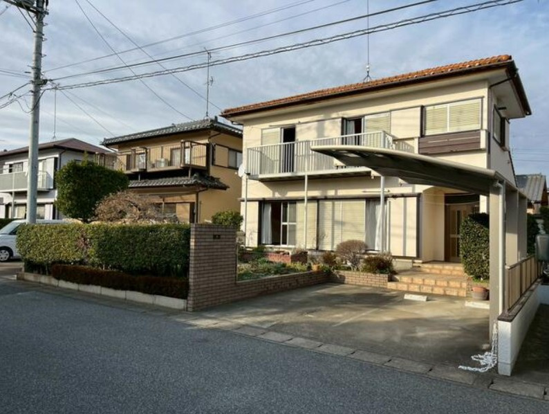 邑楽郡大泉町 朝日５丁目（東小泉駅） 2階建 ４ＬＤＫの外観