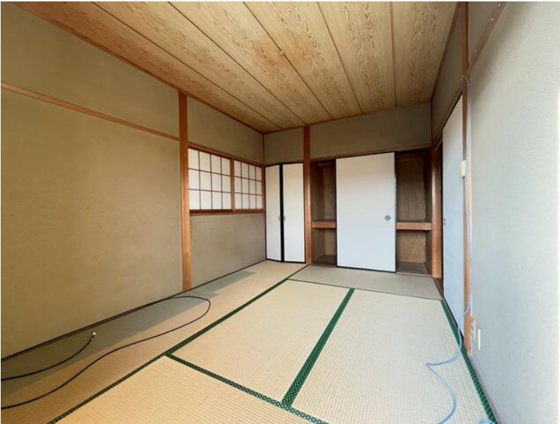 邑楽郡大泉町 朝日５丁目（東小泉駅） 2階建 ４ＬＤＫの和室