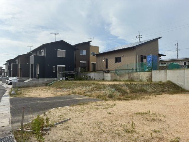サンシティー藤山タウンⅣ　2号地の前面道路含む現地写真