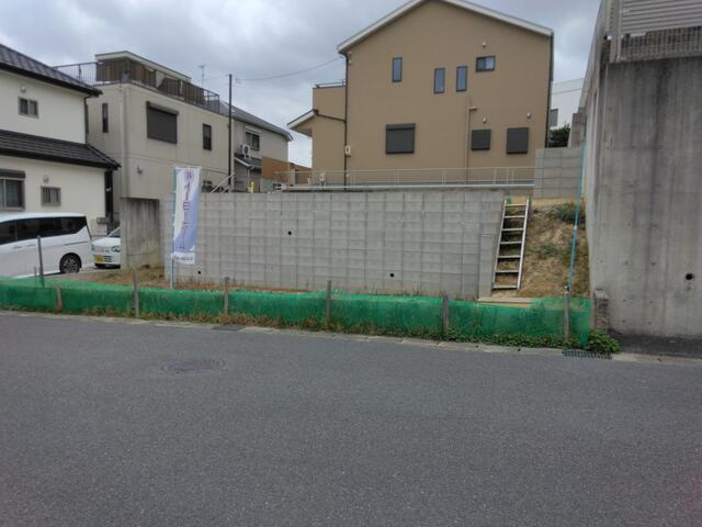 【トーヨーホーム売主/売建】藤塚一丁目Ｄ分譲の前面道路含む現地写真|前面道路幅６．０ｍ・出入り楽々
現地土地写真