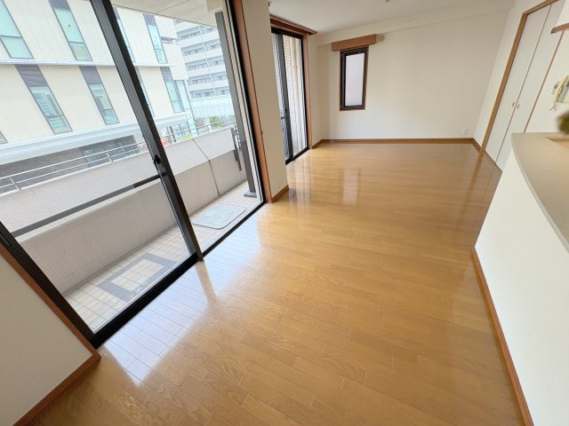 AOIアートビルの居間・リビング