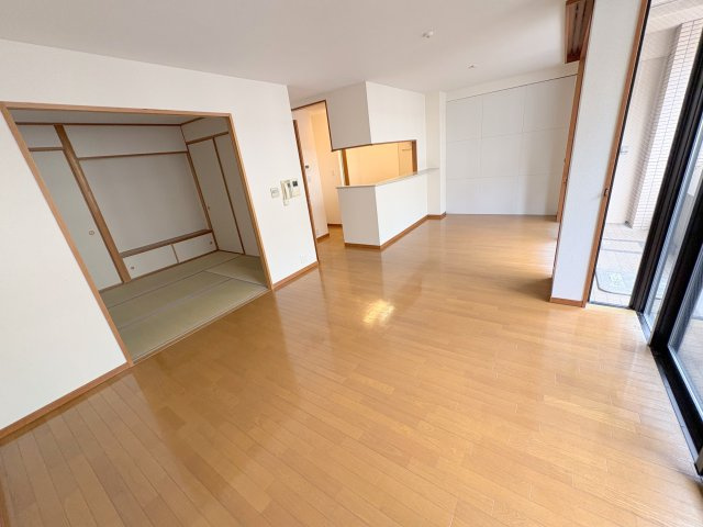 AOIアートビルの居間・リビング