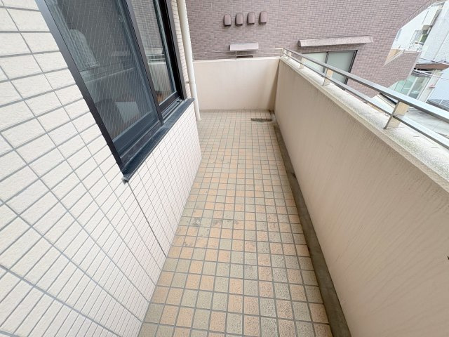 AOIアートビルのバルコニー