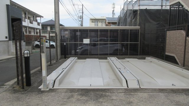 横浜市保土ケ谷区釜台町の駐車場