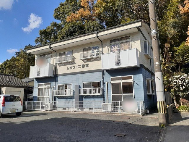 レビュー弐番館の外観