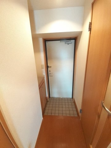 フォーウィルズコートの玄関