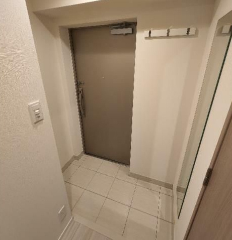 クオリタス門前仲町の玄関