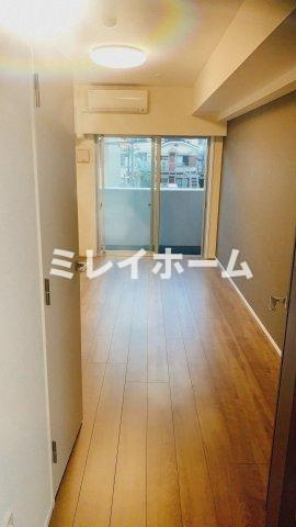 アークマーク蒲田アジールコートの居間・リビング|同建物内、別のお部屋の参考写真になります。
