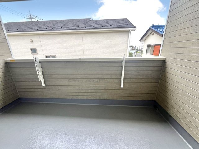【新築戸建】前橋市青柳町431番のバルコニー|■バルコニー｜あたたかな陽のひかりを浴びることのできるバルコニー。お洗濯物やお布団を干せば、家族みんなが気持ちよく暮らすことができます(*^^*)
