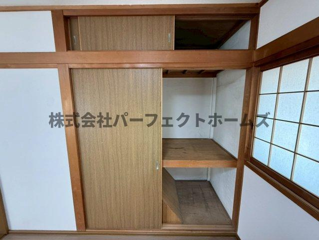春日町戸建　賃貸の収納|小物を収納するのに便利です