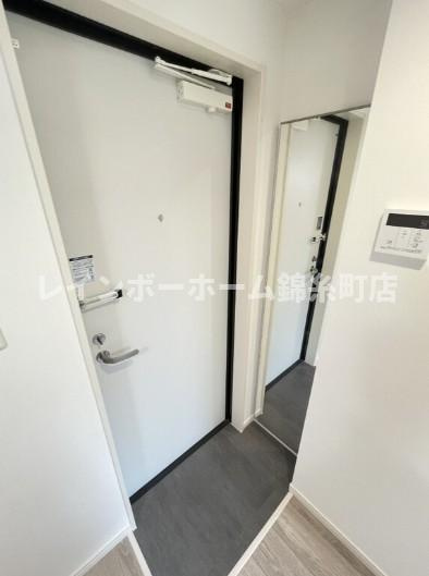 robot home 梅島の玄関