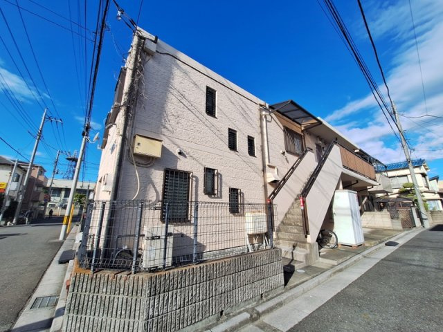 ピューピル西青木の外観