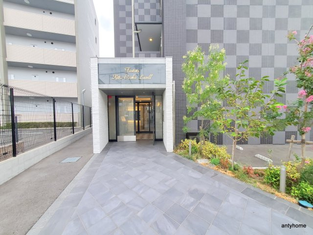 ファステート北大阪ラッセル　仲介手数料無料のエントランス