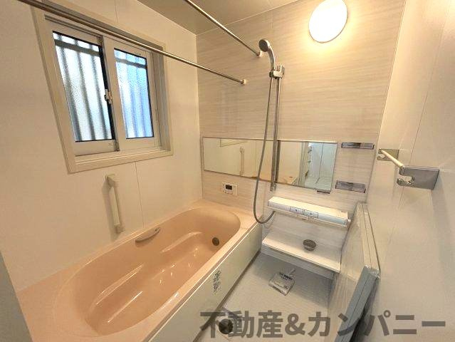 伊予市下吾川の中古戸建の浴室|お風呂です