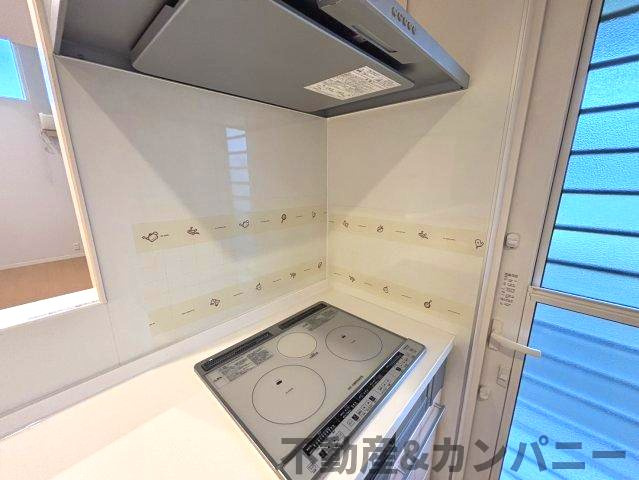 伊予市下吾川の中古戸建のキッチン|お料理が楽しくなります