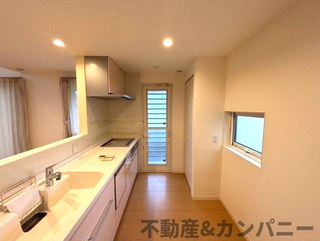 伊予市下吾川の中古戸建のキッチン|きれいなキッチンです
