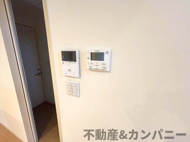 伊予市下吾川の中古戸建のその他|リモコン、スイッチをまとめました