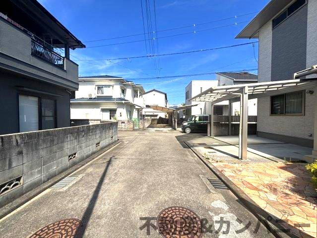 伊予市下吾川の中古戸建の前面道路含む現地写真|前面道路含む現地写真です
