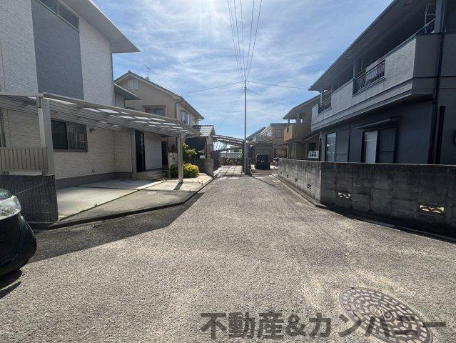 伊予市下吾川の中古戸建の前面道路含む現地写真|前面道路含む現地写真です