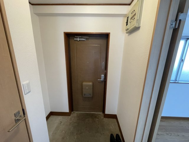 ファミール橋爪A棟の玄関