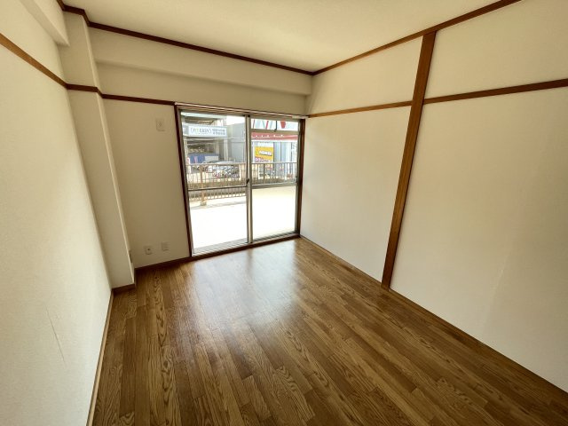 ファミール橋爪A棟の洋室