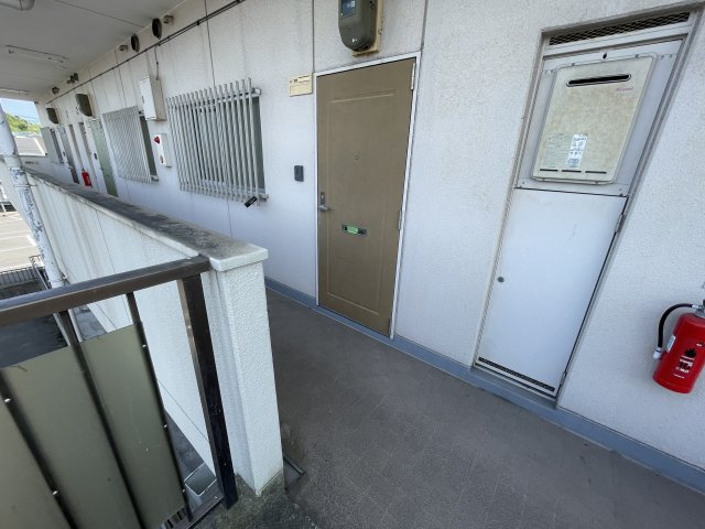ファミール橋爪A棟のエントランス
