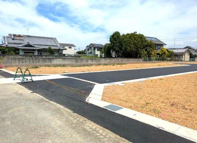 泉南市信達牧野8区画の外観