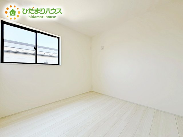 【洋室】 | ひたちなか市阿字ヶ浦町第4　新築戸建　1号棟 | 机にベットを置けば子供部屋の完成です！