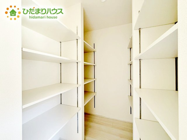 【収納】 | ひたちなか市阿字ヶ浦町第4　新築戸建　1号棟 | パントリー完備で散らかりがちなキッチン回りもラクラクお片付けできちゃいます！(*^-^*)