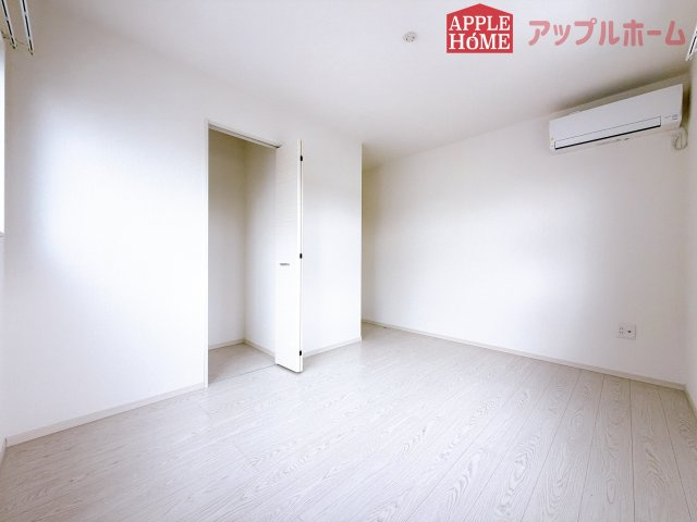 [中古住宅] 鴻巣市北新宿 3期の洋室|２階居室は全室収納あり！たっぷりある収納活用でお部屋もキレイを保てます♪