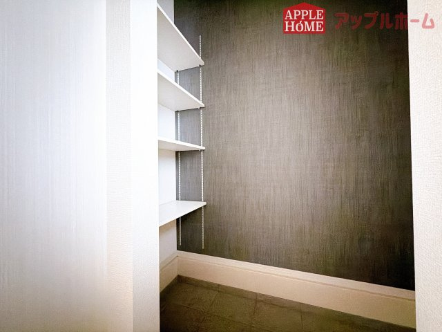[中古住宅] 鴻巣市北新宿 3期の玄関|土間収納あります♪