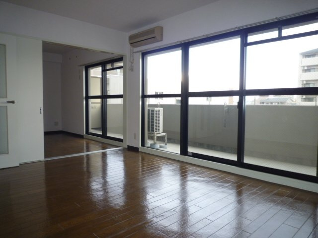 ルグラン服部の居間・リビング