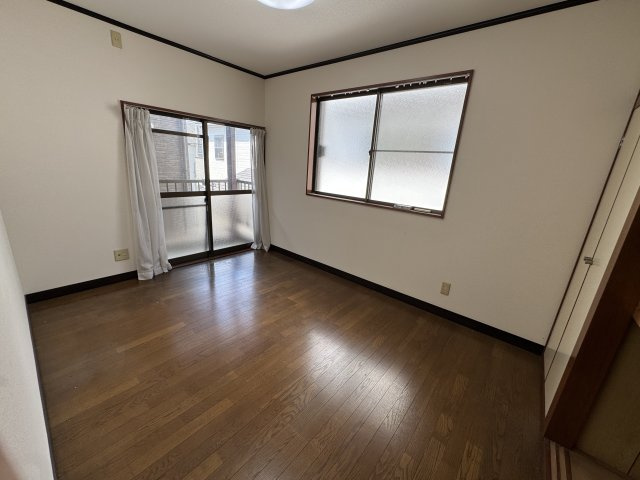 越谷市宮本町中古戸建て◆車庫付きの寝室