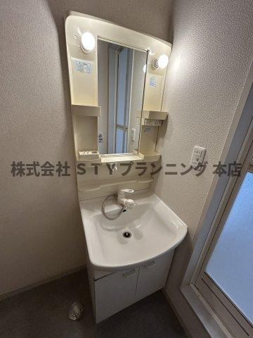 仲介手数料0円！ファミールBの独立洗面台