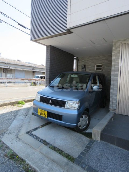 【駐車場】 | ラウルフィーラ