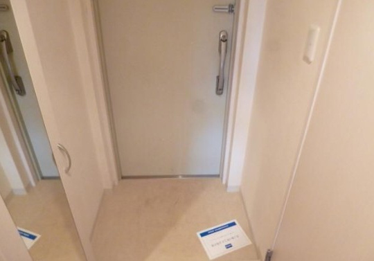 リシェス中屋の玄関