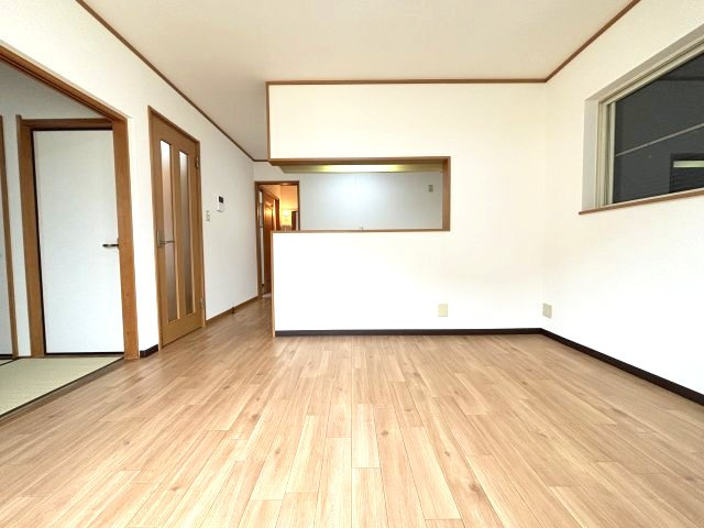 錦織南町貸家の居間・リビング