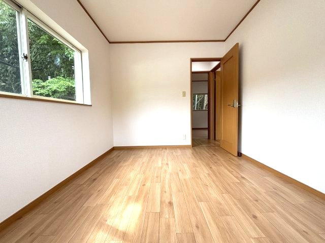 錦織南町貸家の洋室