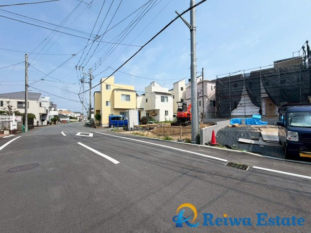 売地　茅ヶ崎市富士見町の前面道路含む現地写真