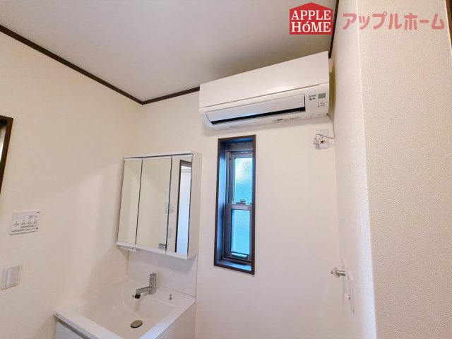 [中古住宅] 深谷市田中 1期のその他|脱衣所にエアコンついてます♪