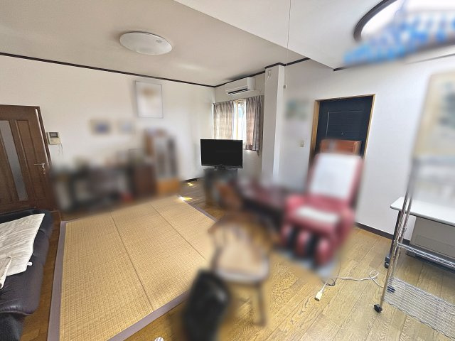ビルトインガレージ付き中古戸建　郡山市久留米三丁目　柴宮小・第一中の居間・リビング|【居間】