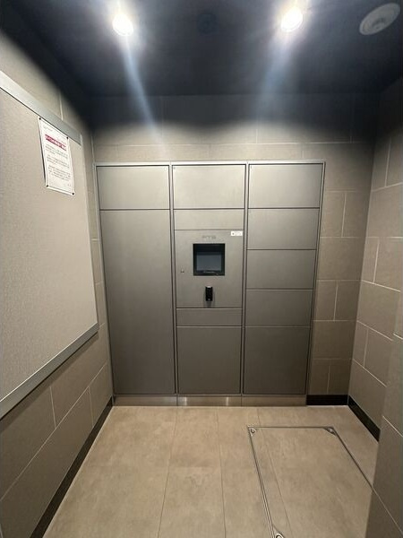 プレサンスロジェ桜通代官町のロビー