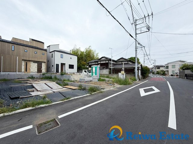 新築戸建　茅ヶ崎市富士見町の前面道路含む現地写真