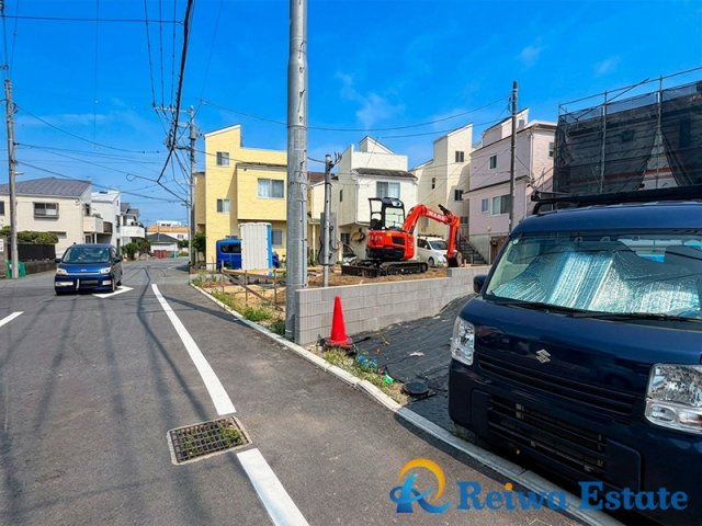 新築戸建　茅ヶ崎市富士見町の前面道路含む現地写真