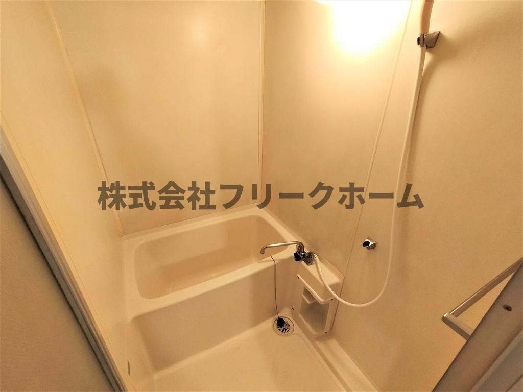 三鷹市井の頭２丁目のアパートの浴室